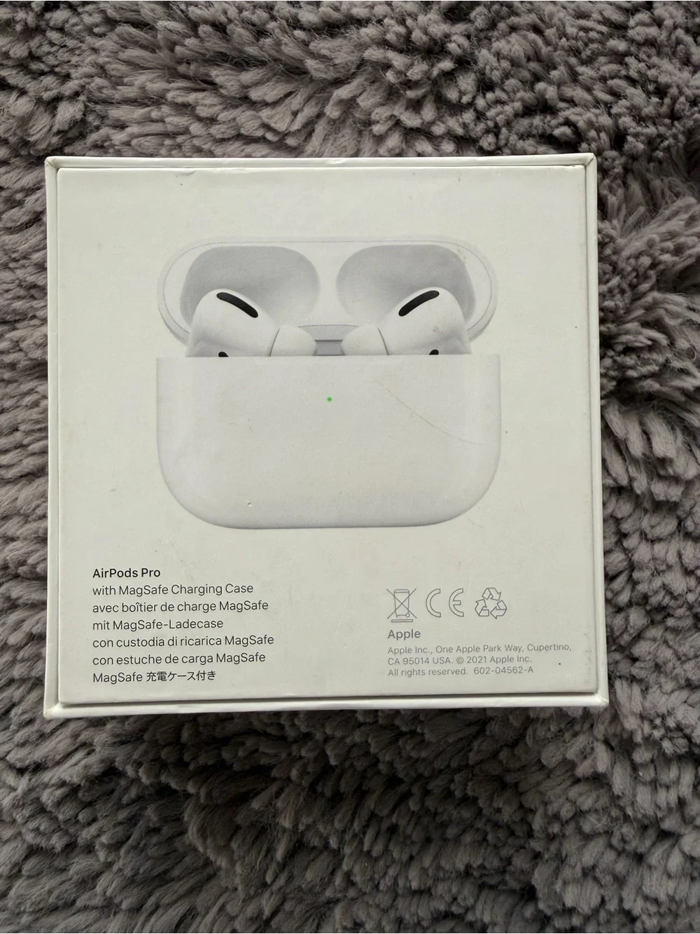 Apple White Wireless In-Ear Earbuds with Charging Case